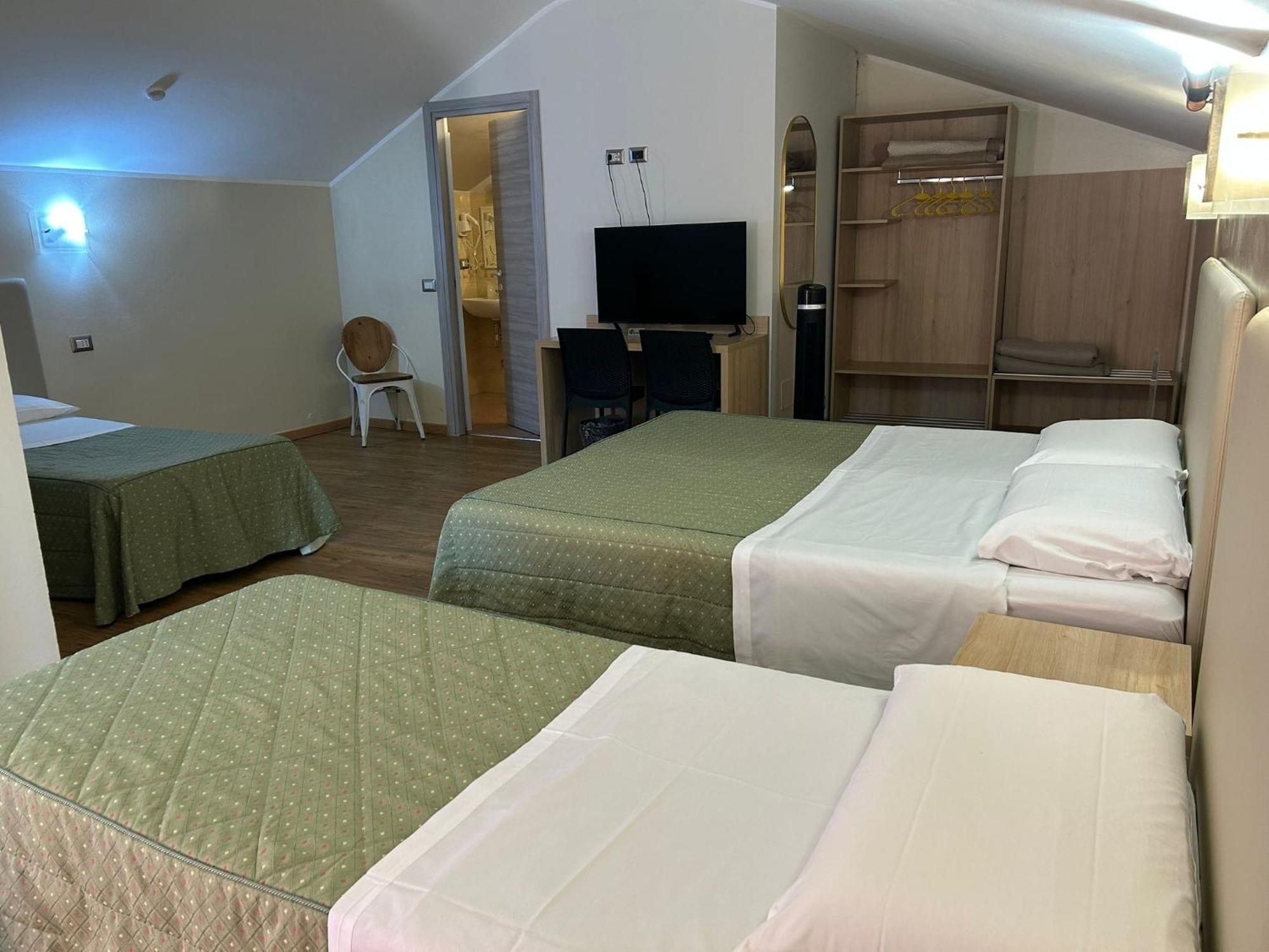 Hotel 26 — Fotos 1